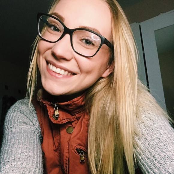 Meet your Posher, Vanessa - Picture 1 of 1